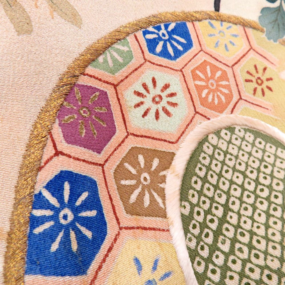 黒留袖 アンティーク 昔着物 正絹 黒 多色 金 扇 鼓 花々 宝文様 刺繍 裾綿入 シミあり 昔 レトロ 明治・大正ロマン  身丈161cm 【キモノオフ野々市若松店】 黒留袖 アンティーク 昔着物 正絹 黒 多色 金 扇 鼓 花々 宝文様 刺繍