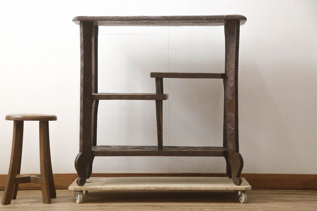 美品　日光彫り　飾り棚　違い棚　茶棚　オープンラック　棚　ラック　浮かし彫り 美品 日光彫り 飾り棚 違い棚 茶棚 オープンラック 棚 ラック