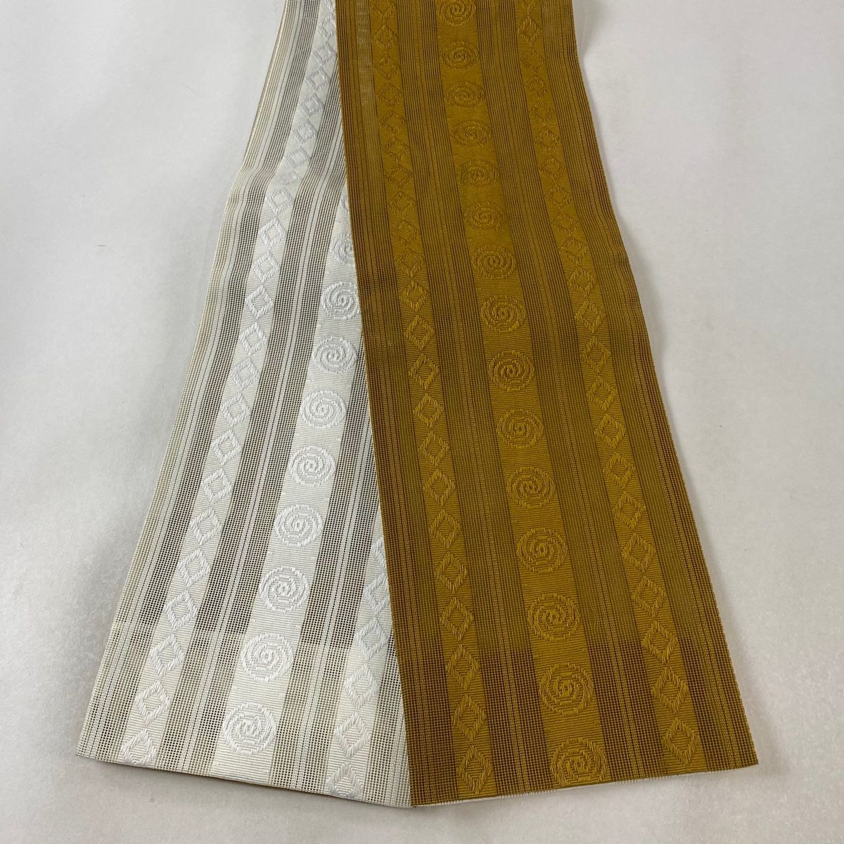 半幅帯 美品 名品 縞 幾何学 山吹茶色 正絹 中古