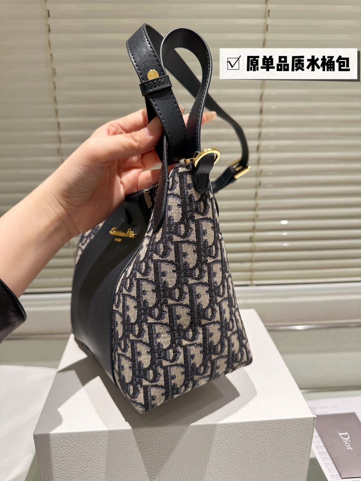 今日特価】Christian Dior 2025 SS Signaturea Bucket Bag