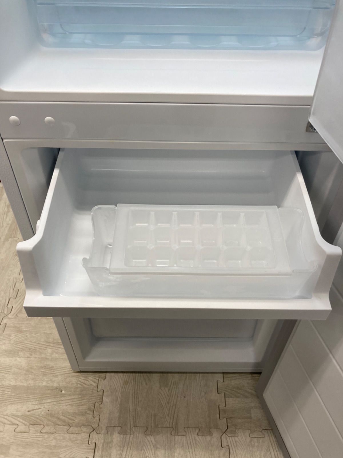 Comfee 2ドア冷蔵庫 173L RCB179WH（E）2023年製 - メルカリ