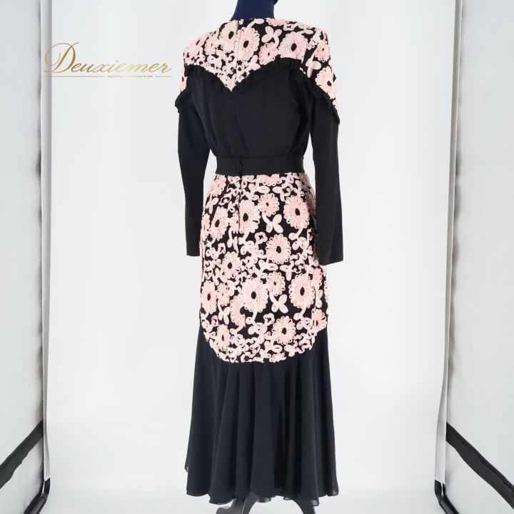 社交ダンス 衣装 ツーピース ワンピース ドレス セキネ 黒 薄ピンク 花柄 上下セット レッスン 練習着 sekine 日本製 ブラック系 ピンク系 発表会 舞台用 可愛い おしゃれ フェミニン レディース フラワー スポーツウェア エレガント 社交ダンス 衣装 ツーピース ワンピース ドレス セキネ 黒 薄