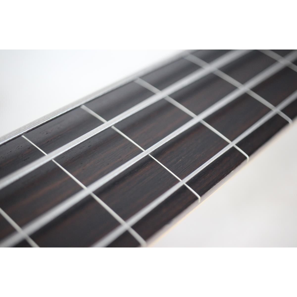 ＪＢ ＦＲＥＴＬＥＳＳ
