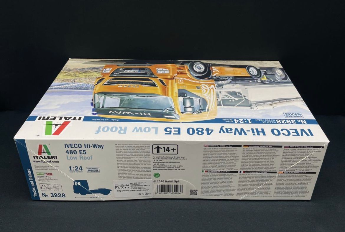 IT3928 イヴェコ ハイウェイ 480 E5 トラック ロールーフ 1/24スケール