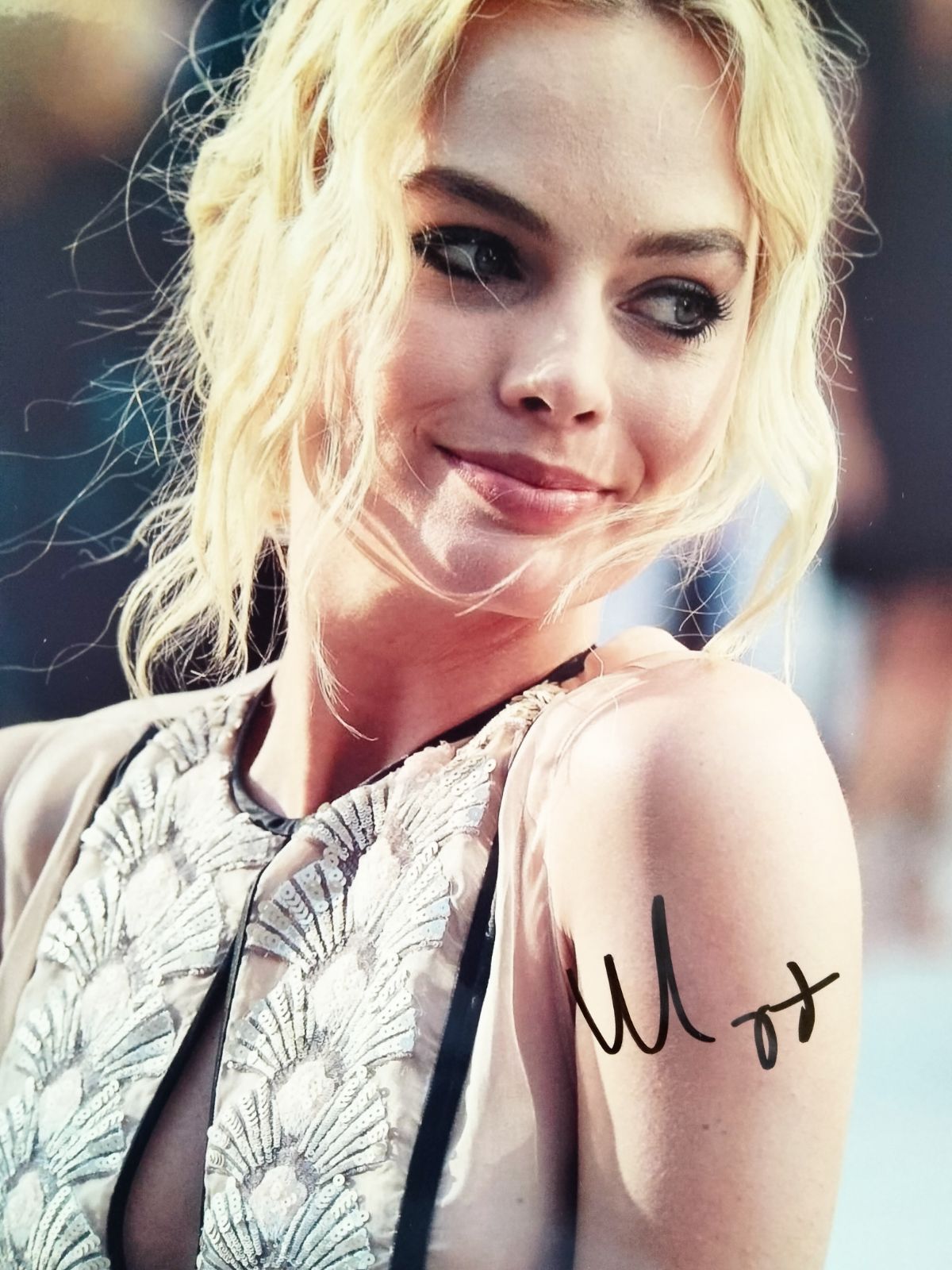 マーゴット・ロビー…直筆サイン入り超大型写真…Margot Robbie