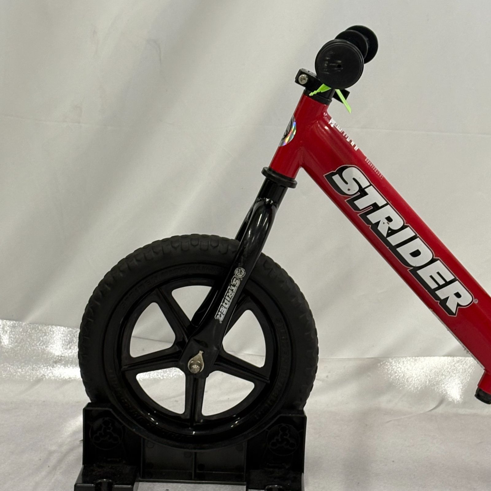 美品 大人気カラー STRIDER ストライダー12 CLASSIC