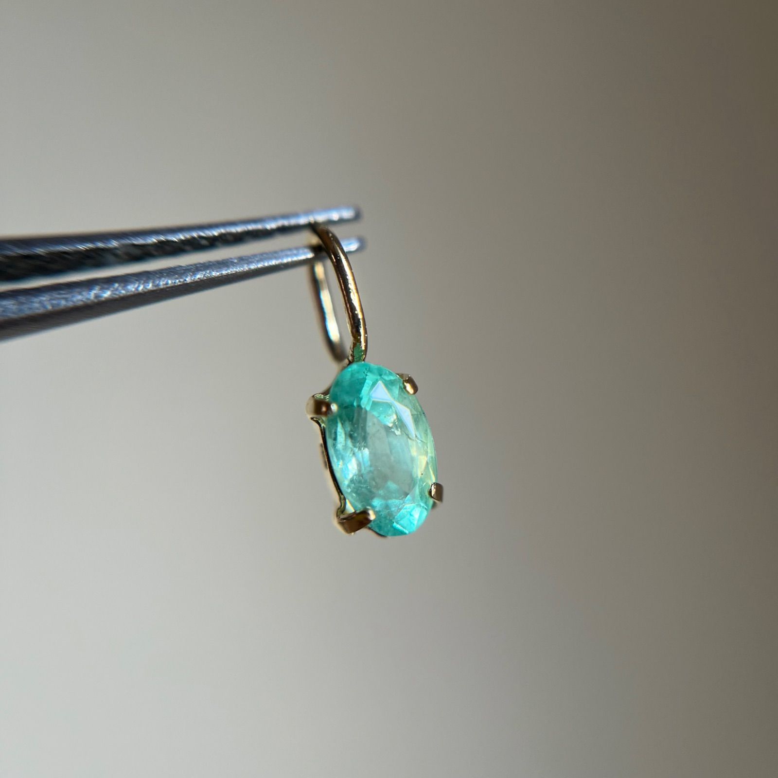 K18 エチオピア産天然エメラルド ペンダントトップ 18金イエロー