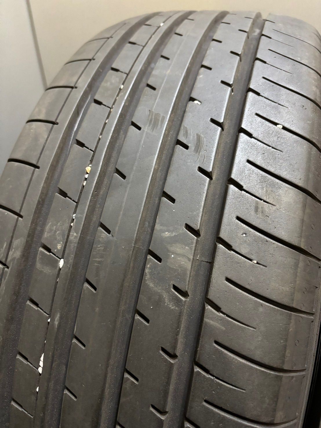 225|55R18