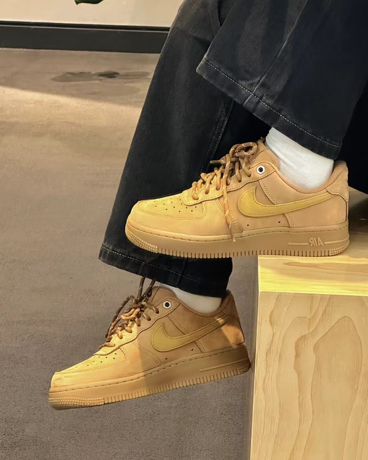 新品 NIKE AIR FORCE 1 '07 WB FLAX WHEAT-GUM ナイキ エアフォース1 フラックス ウィート ローカットスニーカー ブラウン