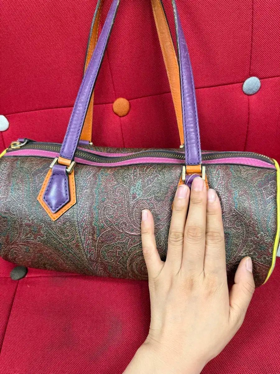 ETRO エンボス加工 赤 ハンドバッグ 保存袋付き 012-202502070275_1.jpg