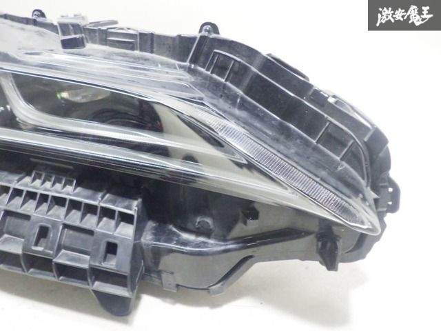 ストア出品】トヨタ 純正 AXUH80 ハリアー ヘッドライト ヘッド