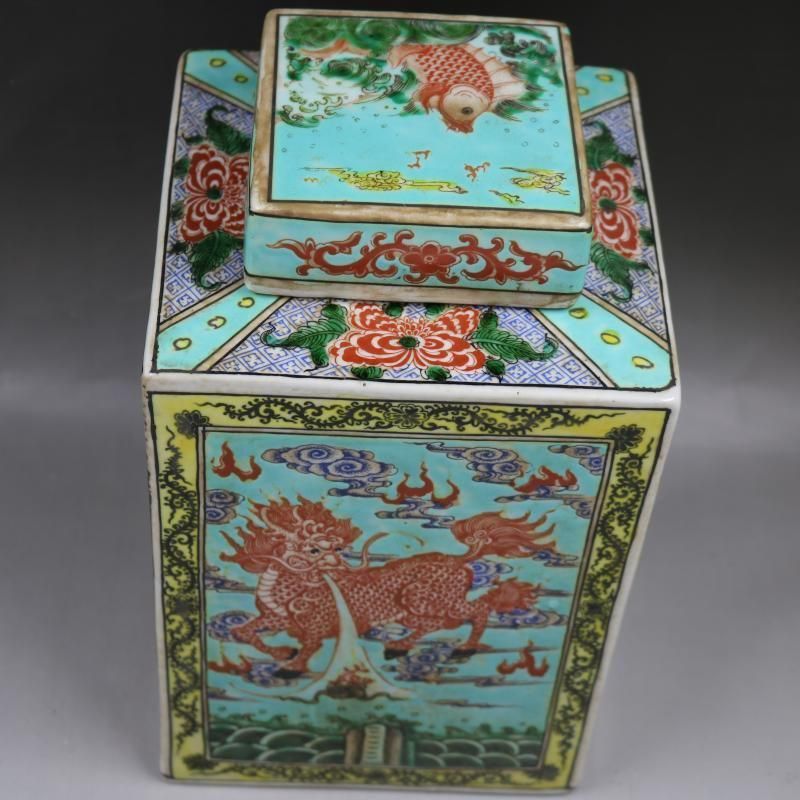 清康熙緑地粉彩麒麟紋方茶壺 茶道具景徳鎮 陶磁器 装飾品 現代工芸品美術品 置物 清康熙緑地粉彩麒麟紋方茶壺 茶道具景徳鎮 陶磁器 装飾品 現代
