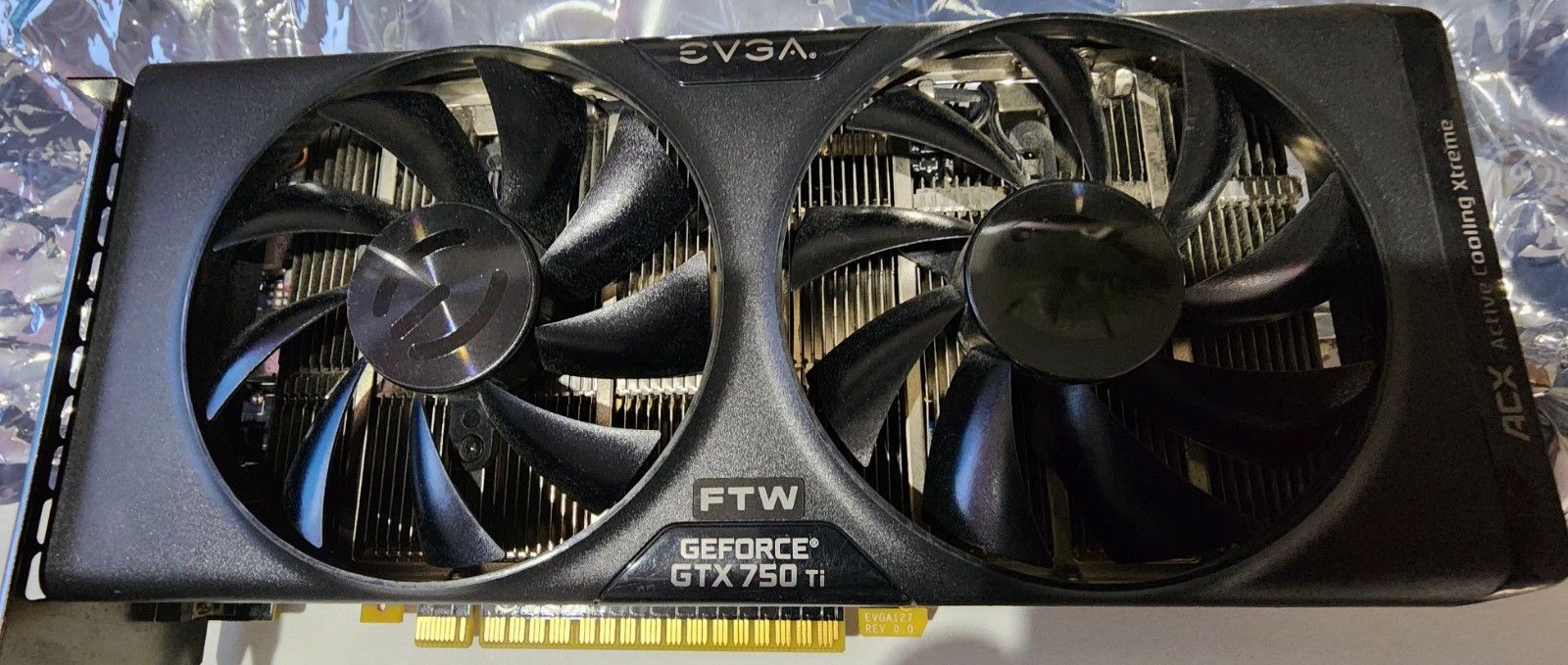 EVGA Gece GTX 2GB GDDR5 グラフィック カード (02GP43757KR)