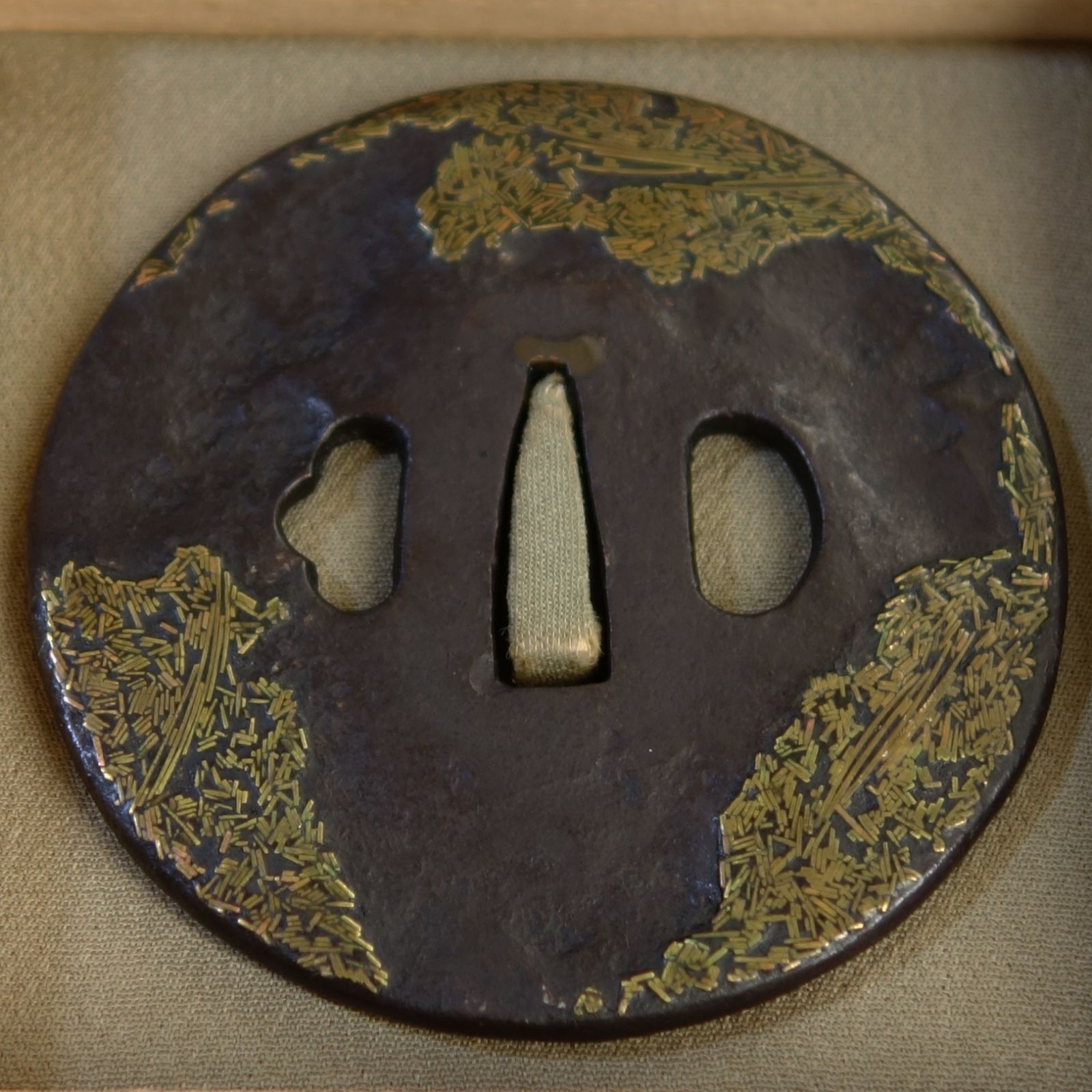 武具小道具】日本刀装具④ 鉄鍔 真鍮象嵌鐔 銀象嵌鍔