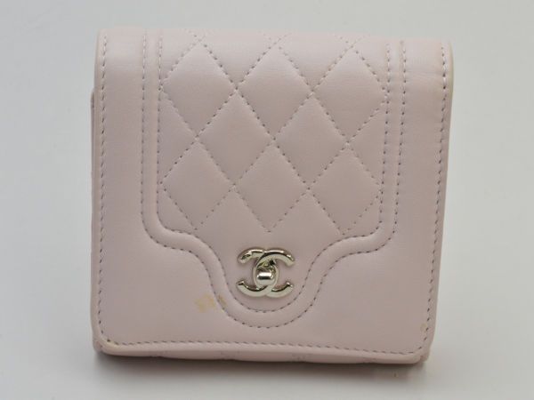 シャネル CHANEL 三つ折り財布 コンパクトウォレット レザー