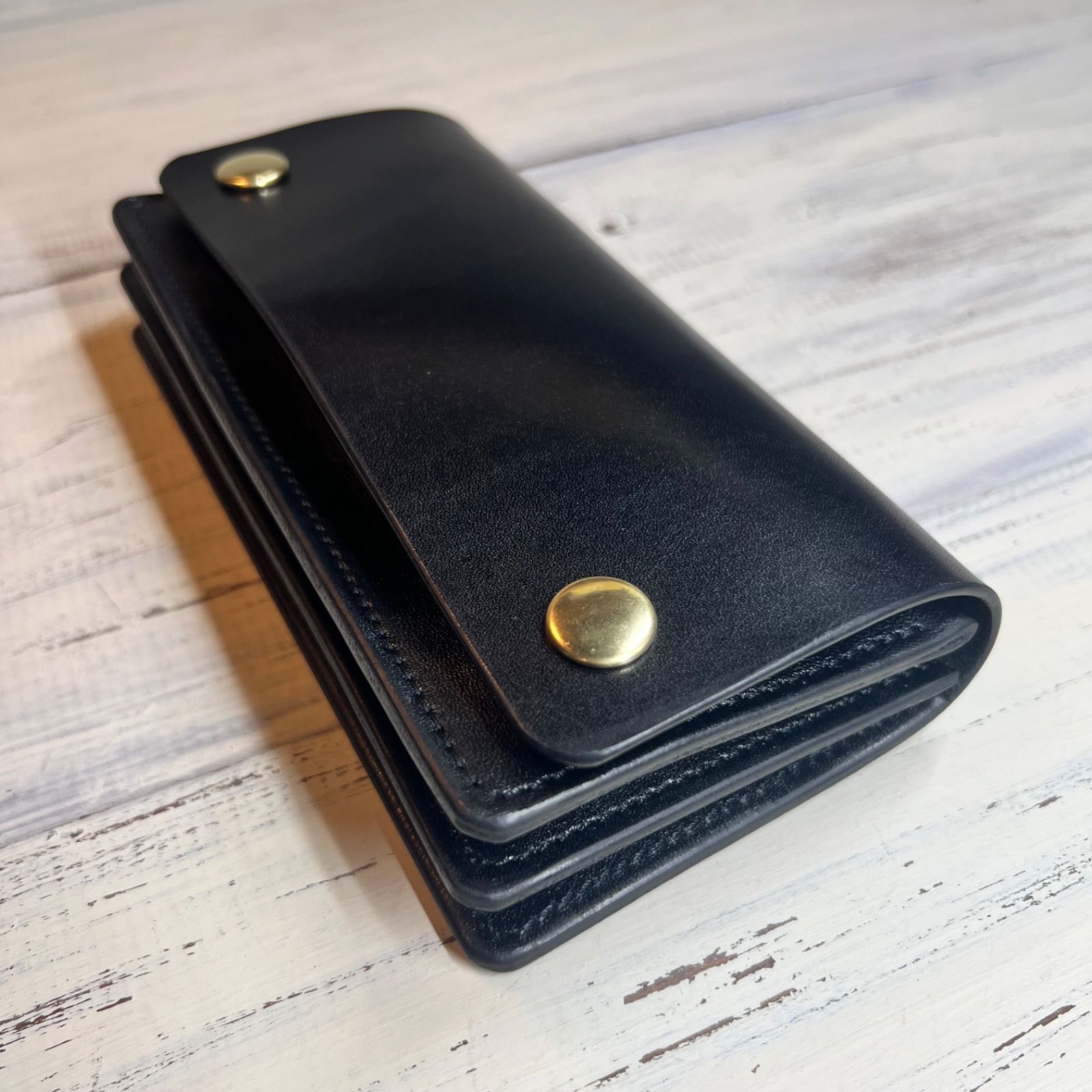 【トラッカーウォレット ロング 3層】 ブラック 茶芯 ゴールド ユニバーサル トラッカーウォレット ロング 3層】 ブラック 本革 universal ゴールド