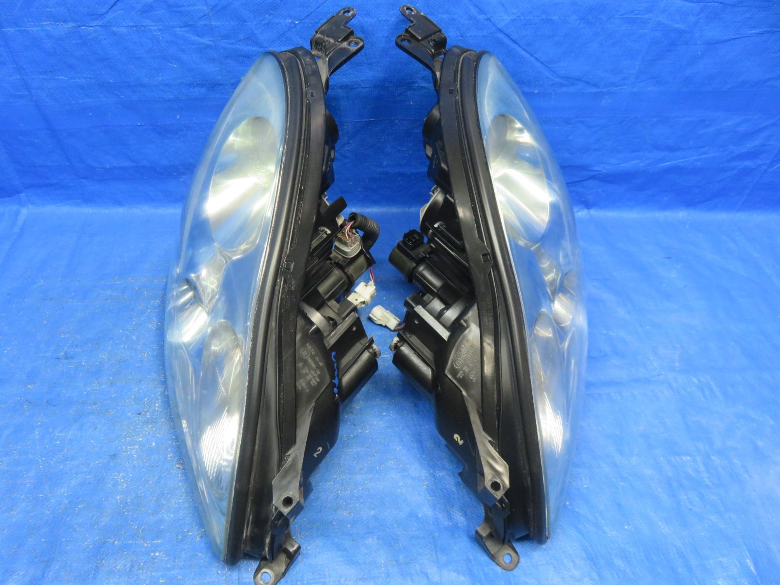 LA6879* 点灯OK ソアラ UZZ40 前期 ヘッドライト/HID ヘッドランプ