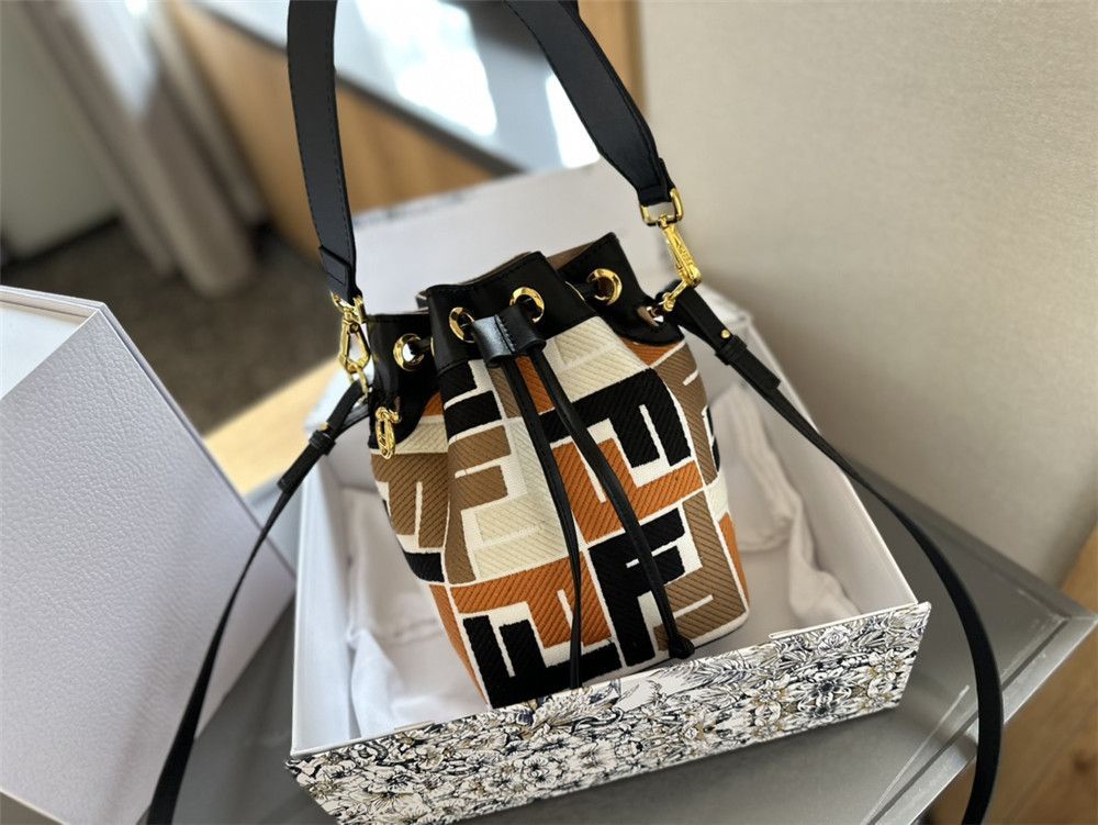 FENDI Mon Tresor モントレゾール キャンバス ミニバッグ FF刺繍 カラフル おしゃれ ミニ ショルダーバッグ ポーチ