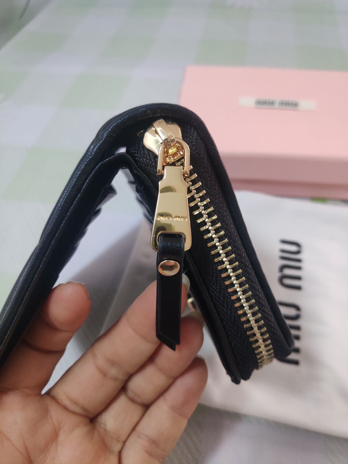 二つ折り財布