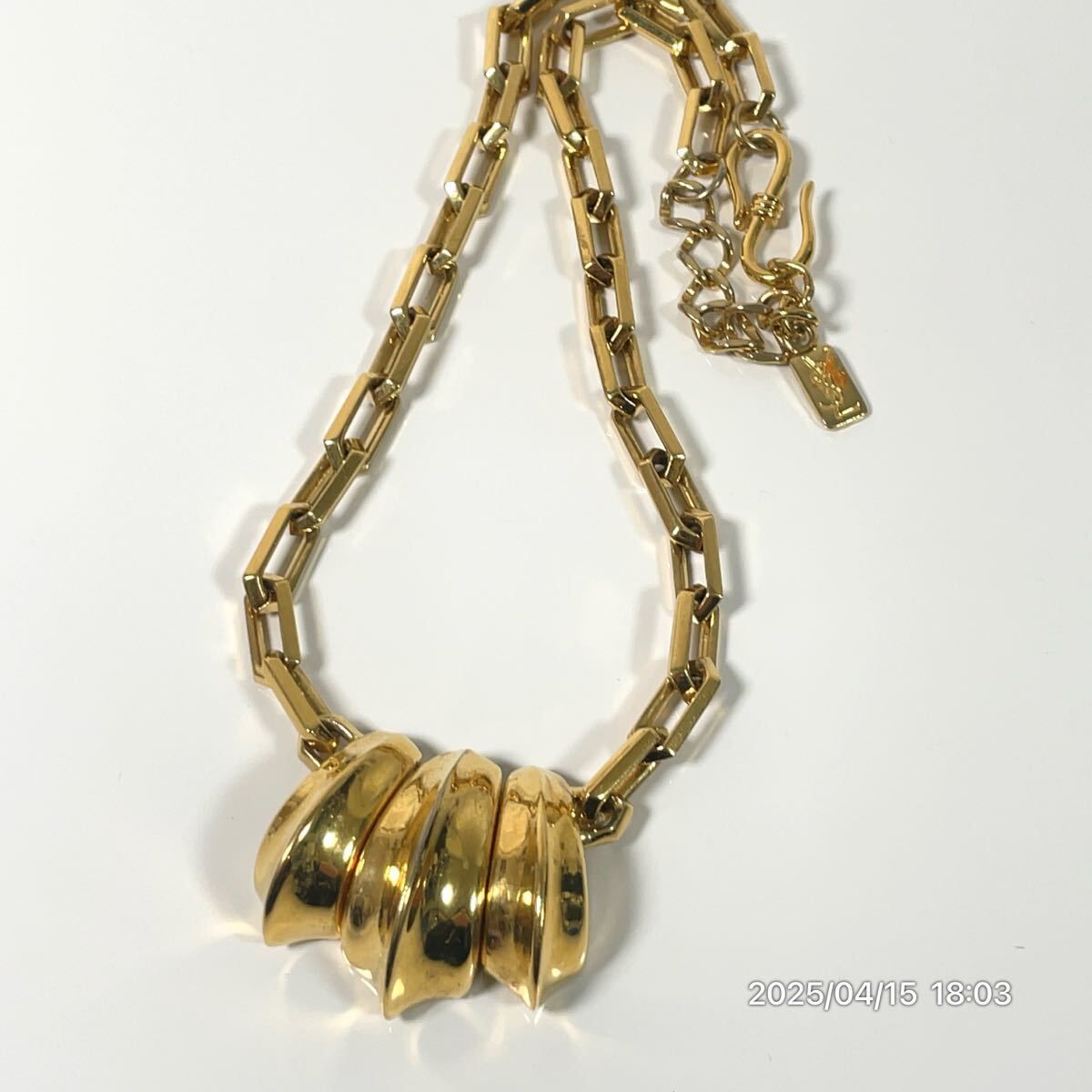 vintage YSL イヴサンローラン 爪モチーフ ブランドロゴ