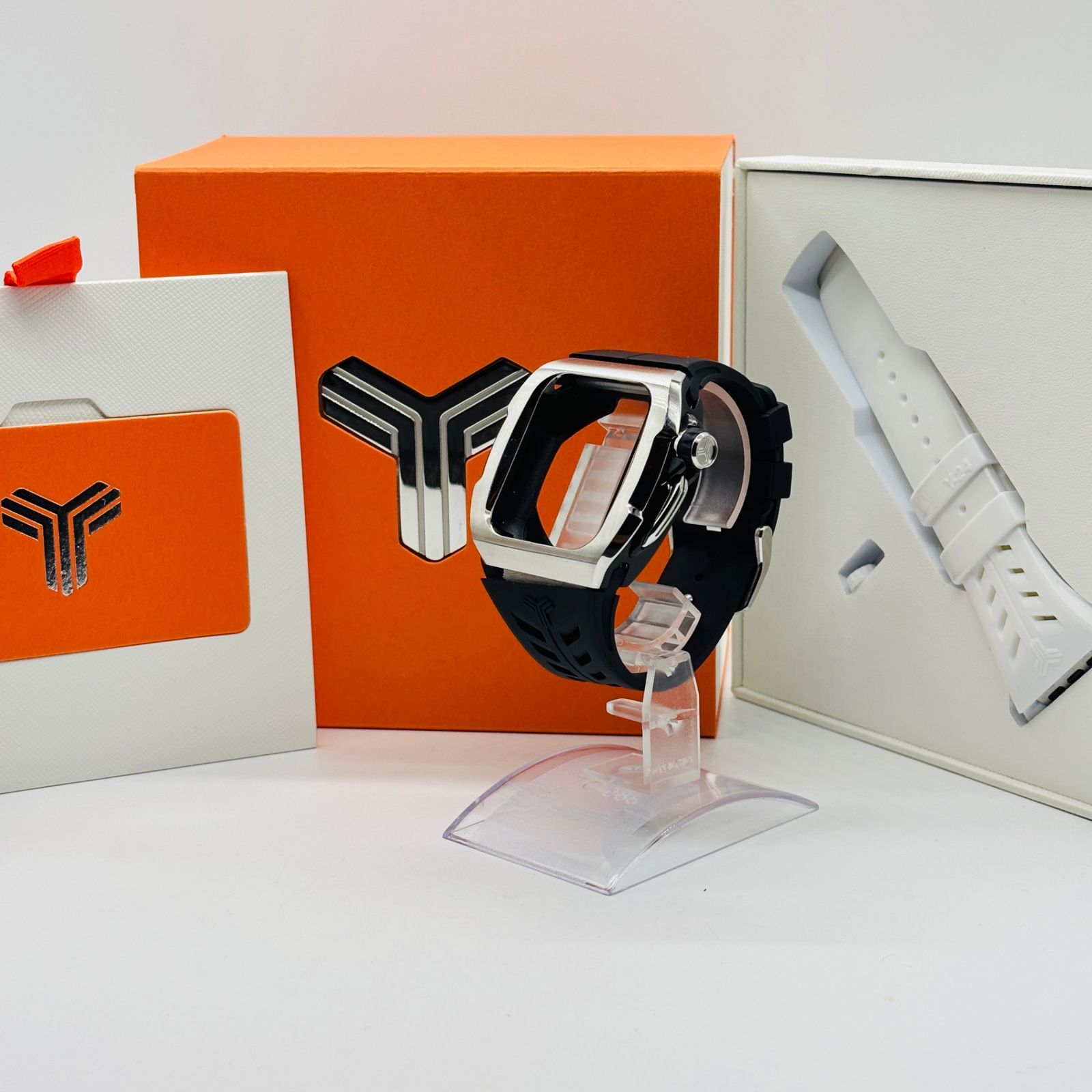 【究極のカスタマイズ✨】　Y24　Apple Watch ケース メタルフレーム タフネスデザイン 交換バンド付き　シルバー×ブラック