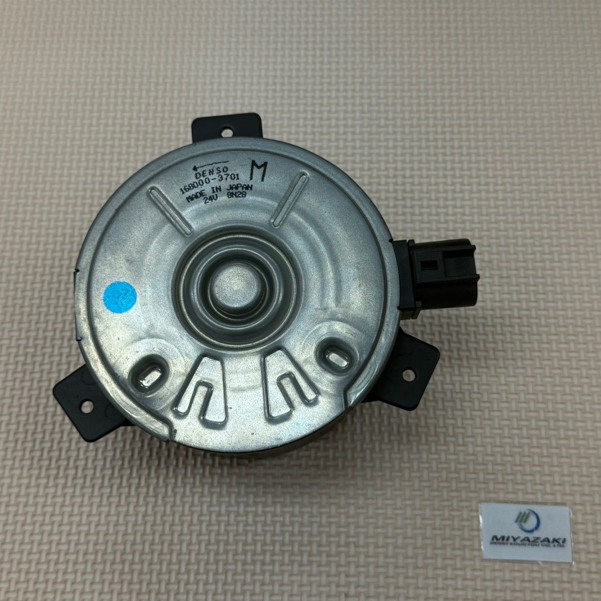 【新品未使用】デンソー製　コンデンサーファンモーター DENSO デンソー コンデンサーファンモーター 電動ファンモーター