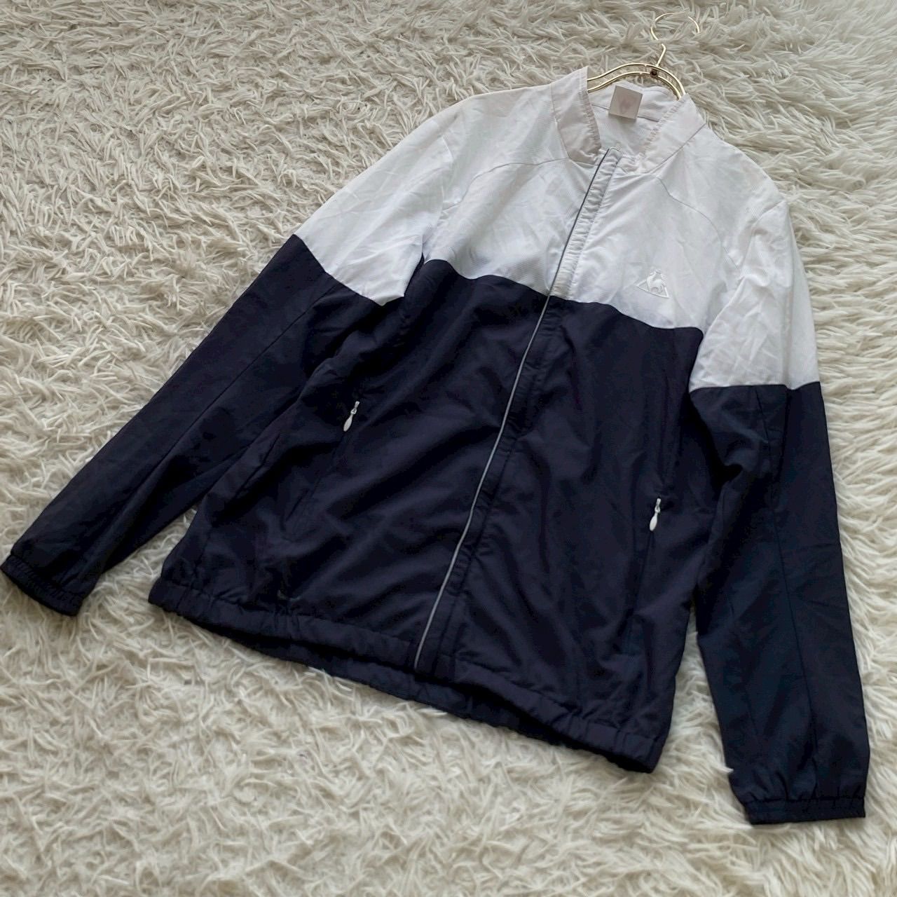 【新品未使用】【le coq sportif】 Vネック ウィンドブレーカー Amazon | [ルコックスポルティフ] ウインドブレーカー 【EC限定