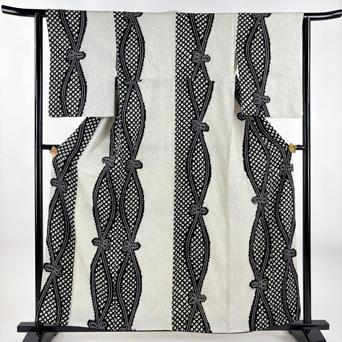 小紋 身丈159cm 裄丈62.5cm S 袷 立涌 菱 総絞り 灰白 正絹 秀品