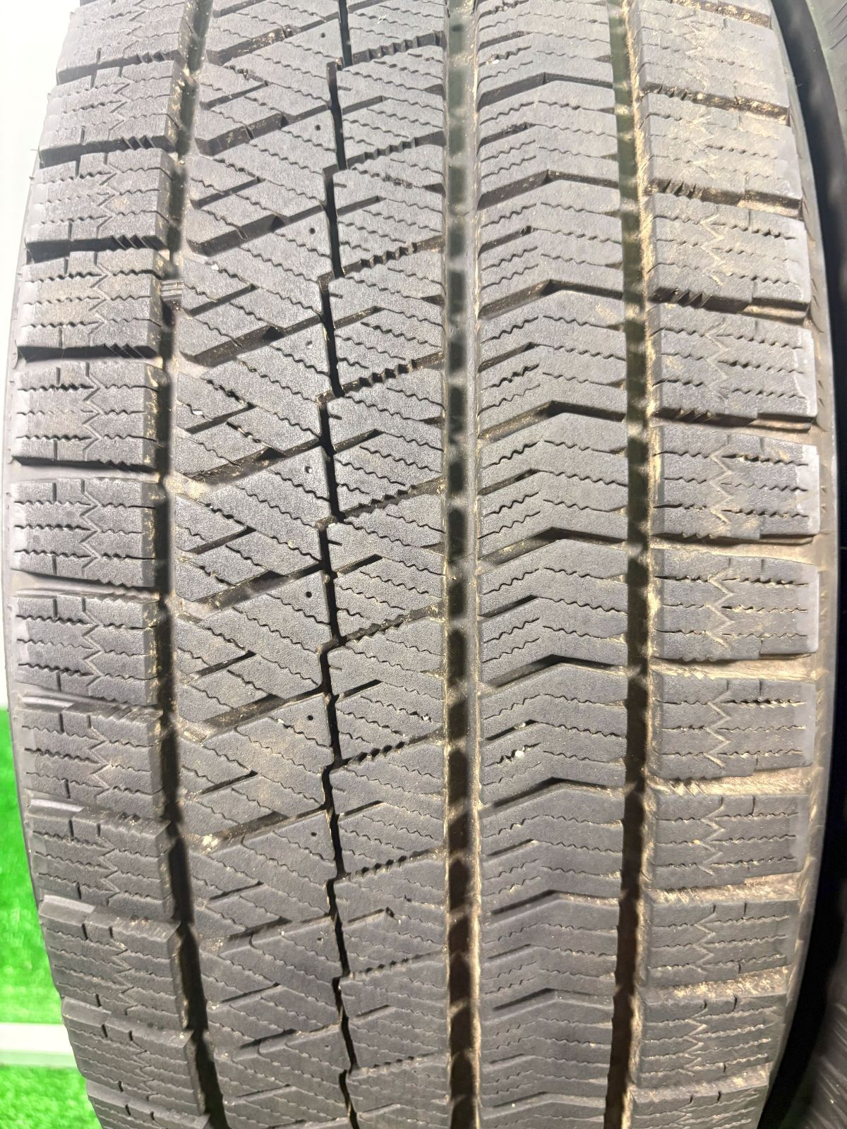 205 55R17 ブリヂストン VRX2 2020年製 2本 冬タイヤ スタッドレス TA554