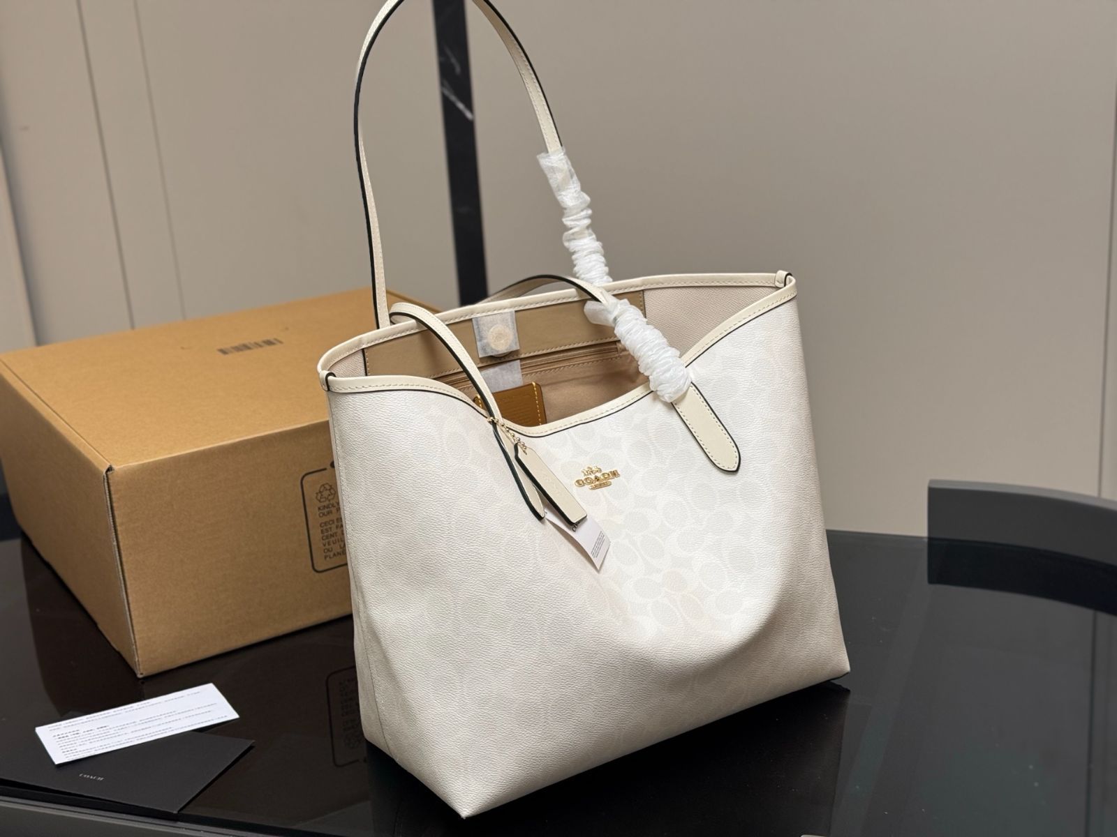 今日特価】Coach City Snap-Closure Single-Side Tote Bag