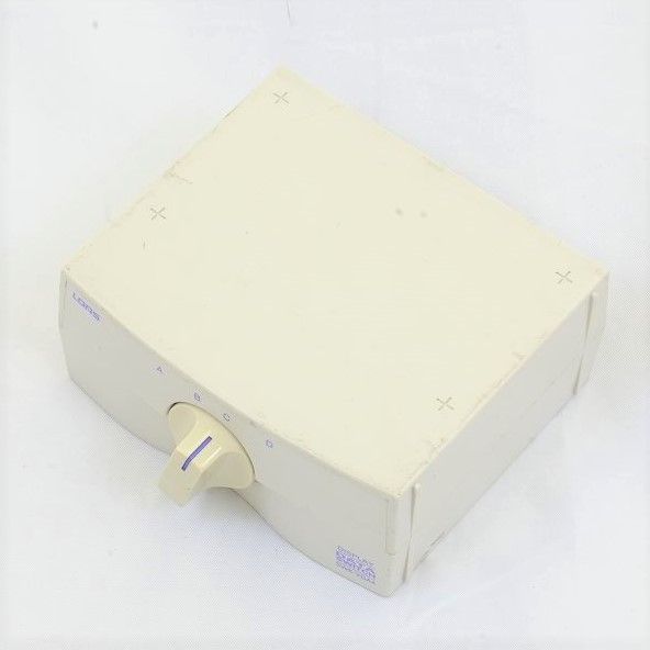 小型切替器 VGAディスプレイ用（4回路切替） SWK-VGA4 234C - メルカリ