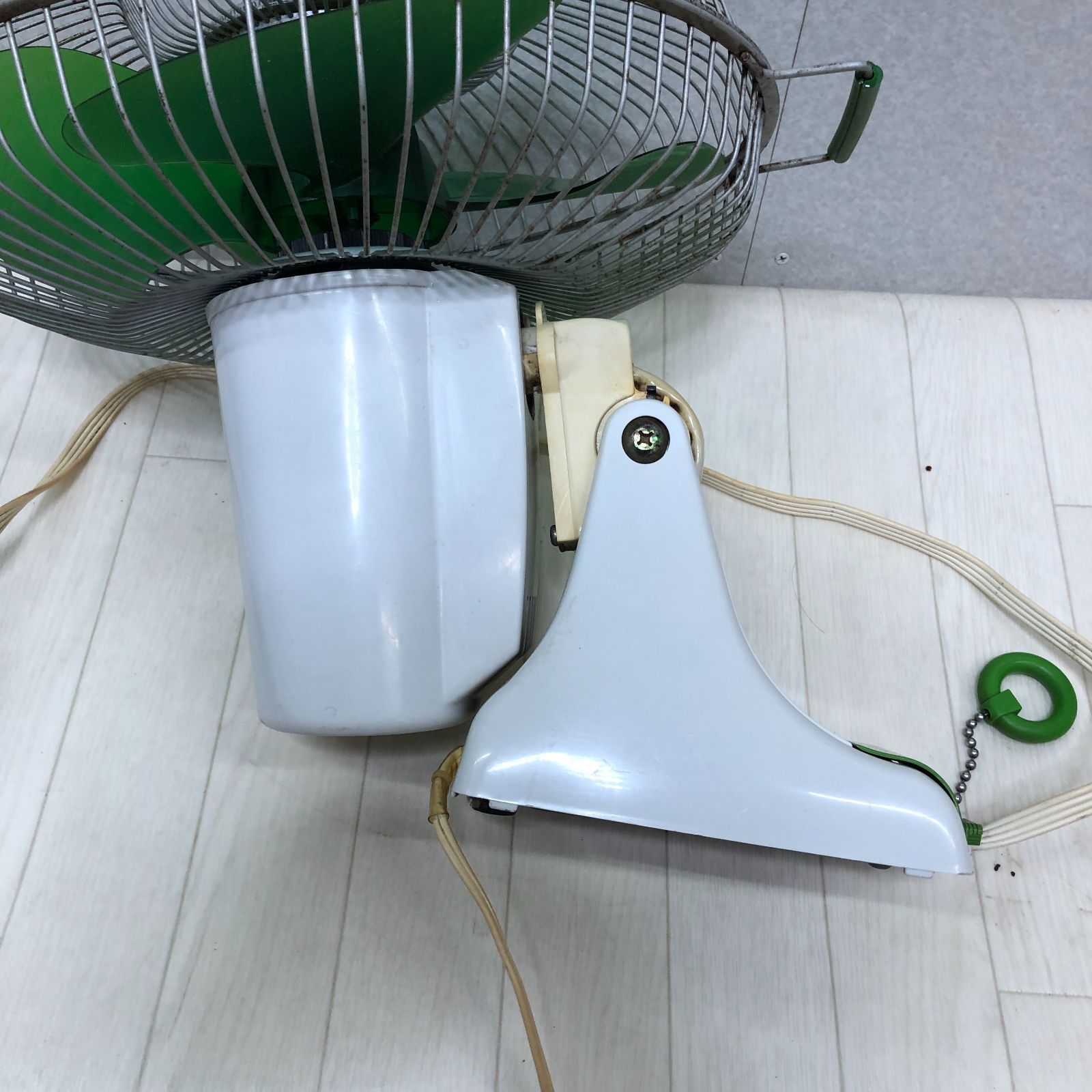 【昭和レトロ】扇風機　特殊扇　壁掛扇　F-451G 昭和56年　250608-3 昭和レトロ】扇風機 特殊扇 壁掛扇 F-451G 1981年 昭和56年 東芝