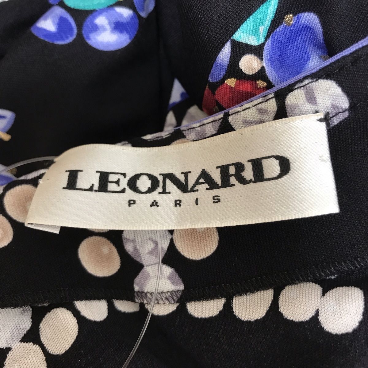 LEONARD(レオナール) ワンピース サイズ38 M レディース - 黒×ボルドー×マルチ クルーネック/半袖/ひざ丈/ジュエリー柄 - メルカリ