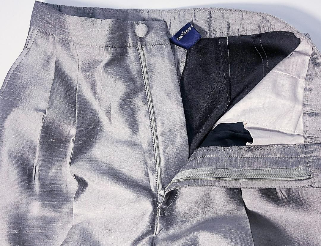 スラックス テーパードパンツ