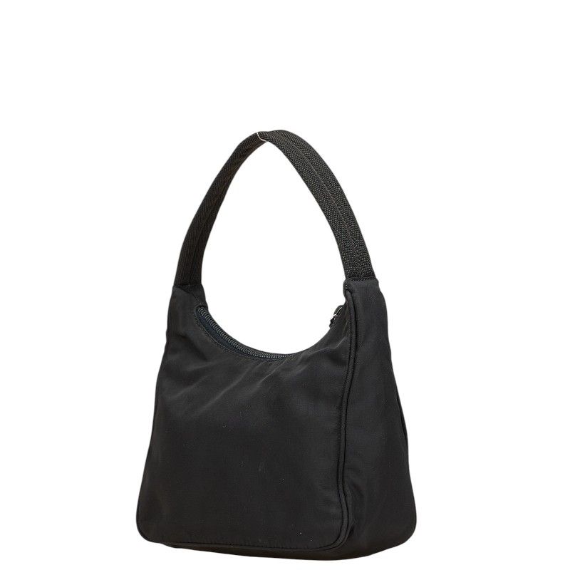 プラダ 三角ロゴプレート