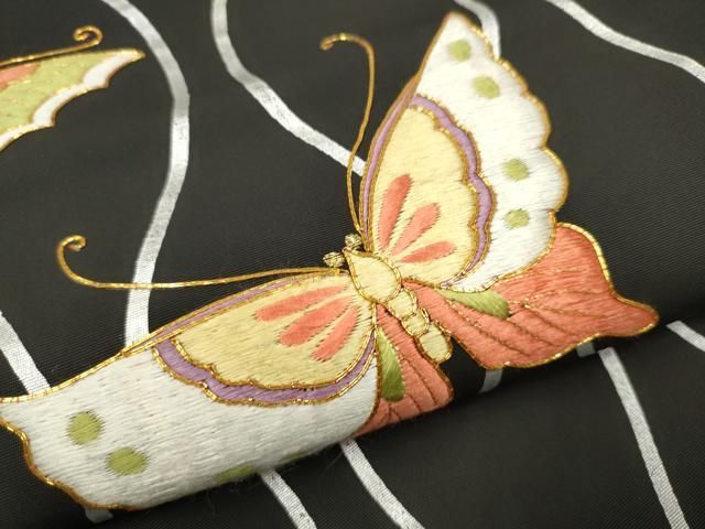 平和屋着物○塩瀬 九寸名古屋帯 総刺繍 駒刺繍 縦枠舞蝶文 黒地 金彩