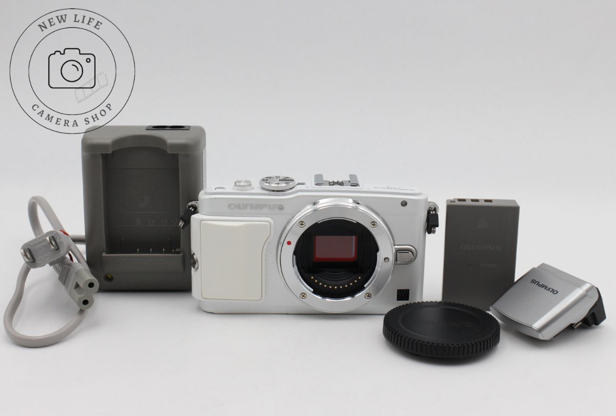 Canon EOS 6D Mark II + EF 75-300mm Canon EOS 6D Mark II + Canon