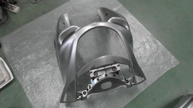 マジェスティ250　SG03J　の　フロントカウル　傷　爪折れ:#1595901225