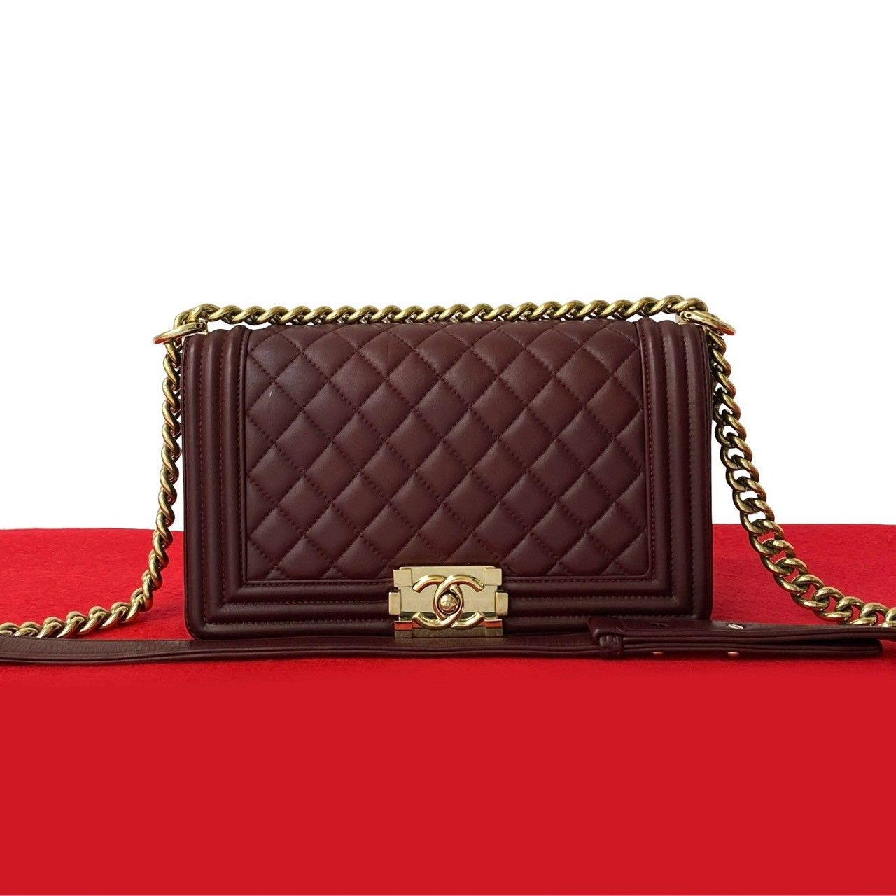 CHANEL ボーイシャネル ラウンドファスナー ラムスキン ピンク 22番台 CHANEL シャネル ボーイシャネル チェーンウォレット ランダム