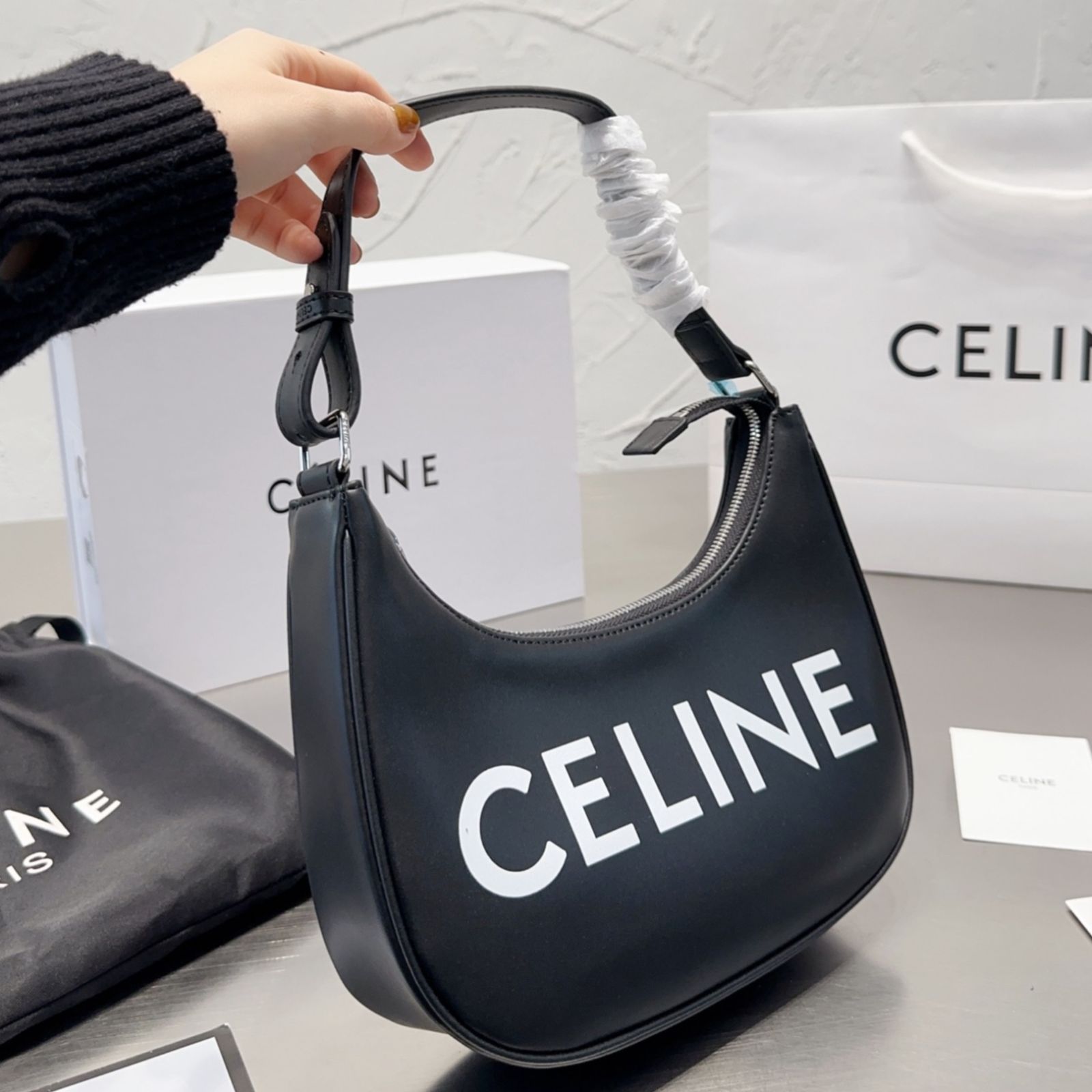 CELINE ショルダーバッグ 超人気 レディース 新品未使用 セリーヌ 極美品 手提げバッグ 鞄 かばん 通勤バッグ - メルカリ