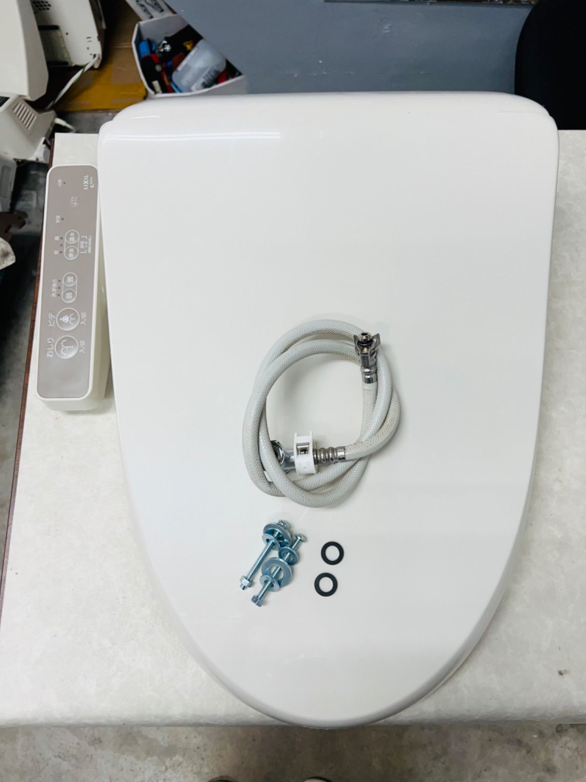 C30 INAX 温水洗浄便座 CWーD11D 2015年製 - メルカリ C30 INAX 温水洗浄便座 CWーD11D 2015年製 - メルカリ