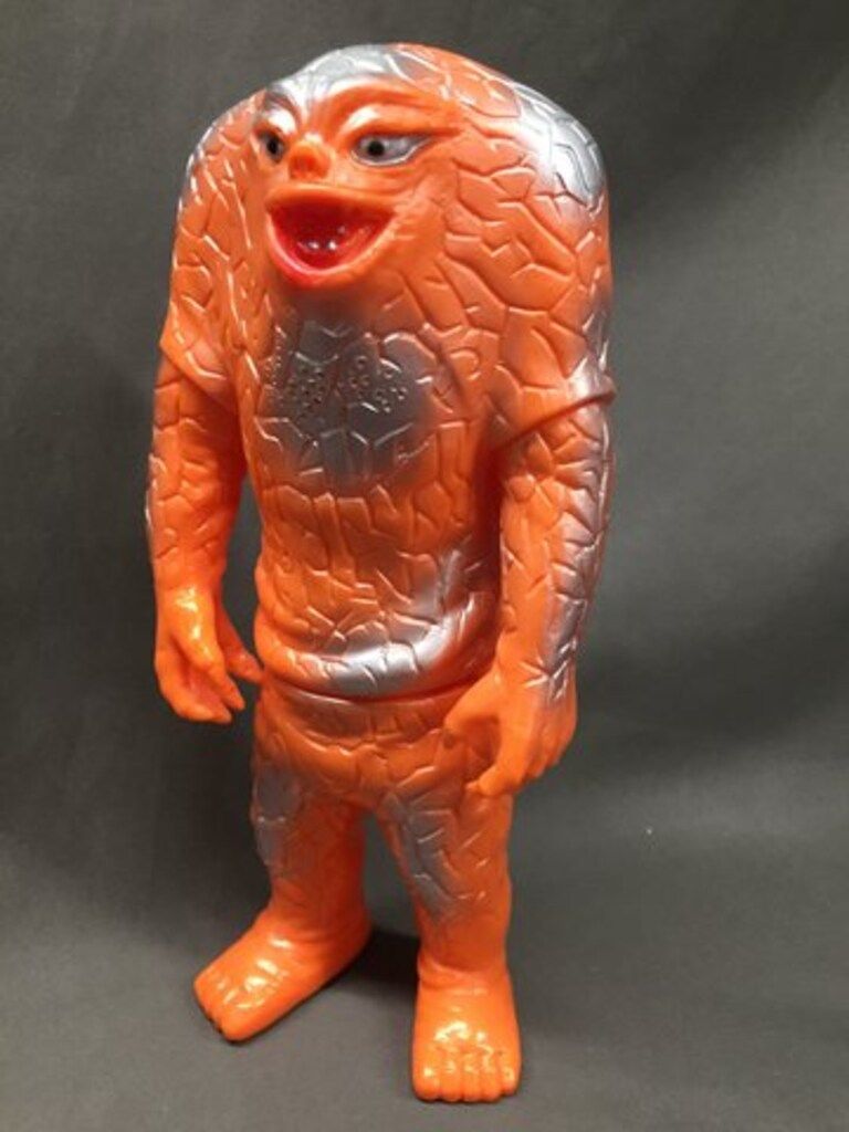 B-CLUB 復刻版怪獣シリーズ ブルマァク ジャミラ オレンジ成型 - メルカリ