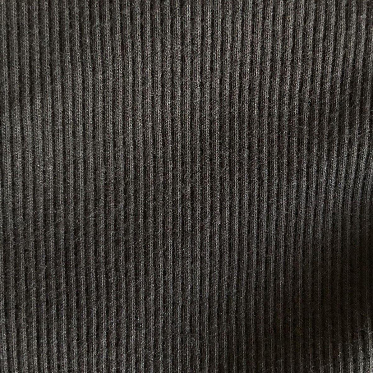 黒 ハイネック|フリル