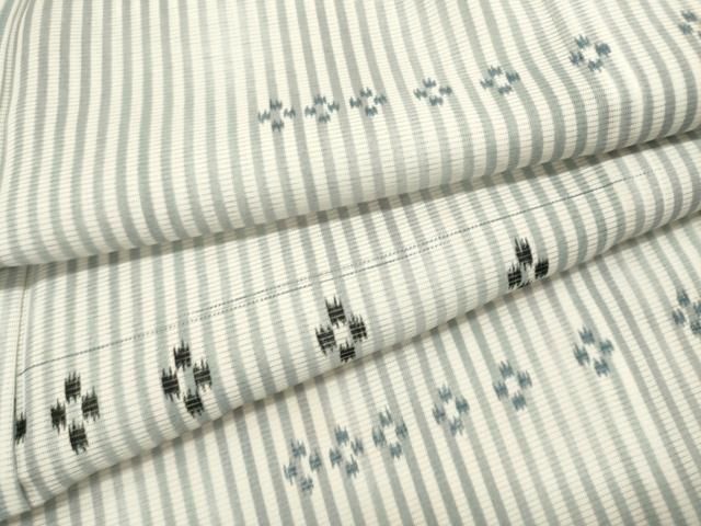 ◆衣紋屋◆9817 夏着物 小紋 薄物 幾何学文様 化繊 消炭色 ★身丈162／裄65.5★ 夏着物 小紋 洗える着物 紗 カジュアル グレー 濃い灰色 雪輪 シック 裄68cm 身丈163cm Lサイズ 夏の着物 薄物 洗濯