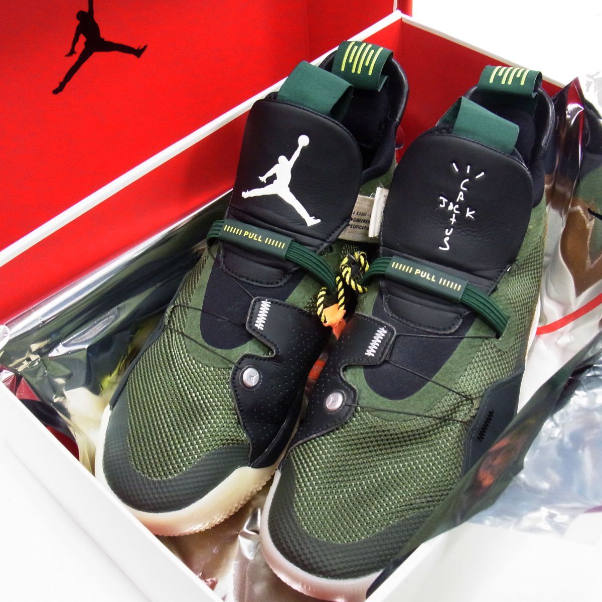 美品✨NIKE✨AIR JORDAN33 トラヴィススコット 26cm AJ33 NIKE公式】エア ジョーダン 33 トラビス スコット 'Army Olive