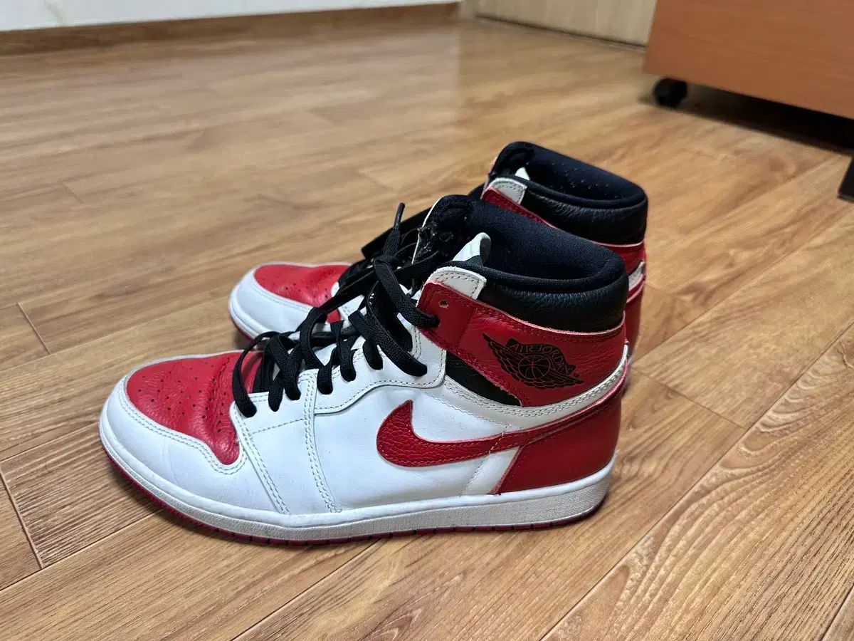 【雷市場（ポンジャン）商品韓国直送】NIKE(ナイキ) ジョーダン 1 レトロ ハイ OG ヘリテージ 275