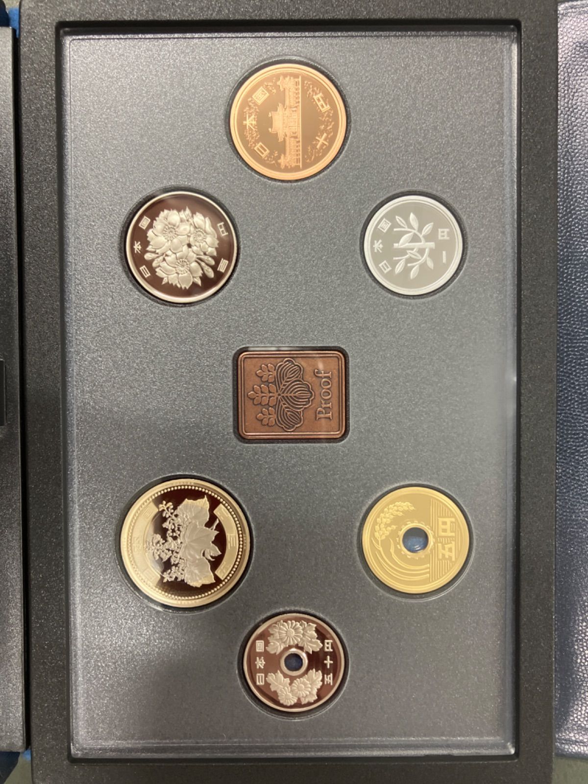 2021年 令和3年 新500円硬貨(改鋳) プルーフ貨幣セット 銘板無し 令和3年銘 2021年 通常プルーフ貨幣セット 新500円改鋳 【銘板