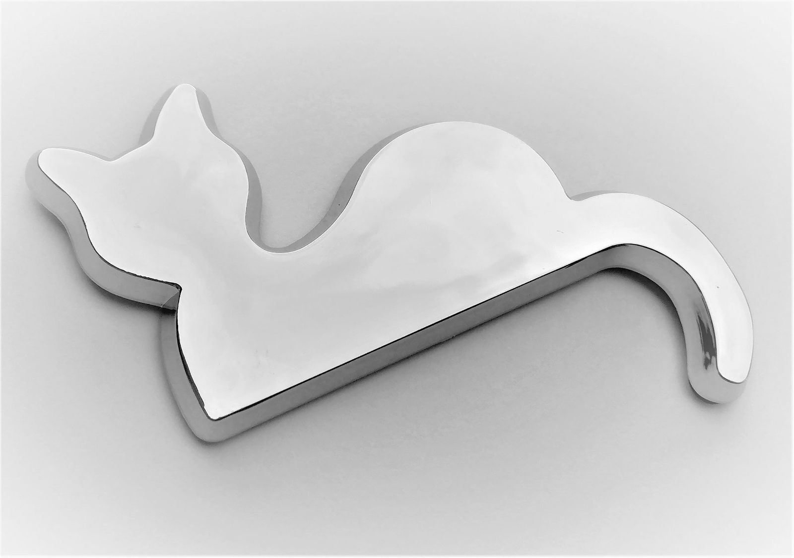 【新着商品】エンブレム メッキ 車 3D 猫型 ねこ L‐hotse