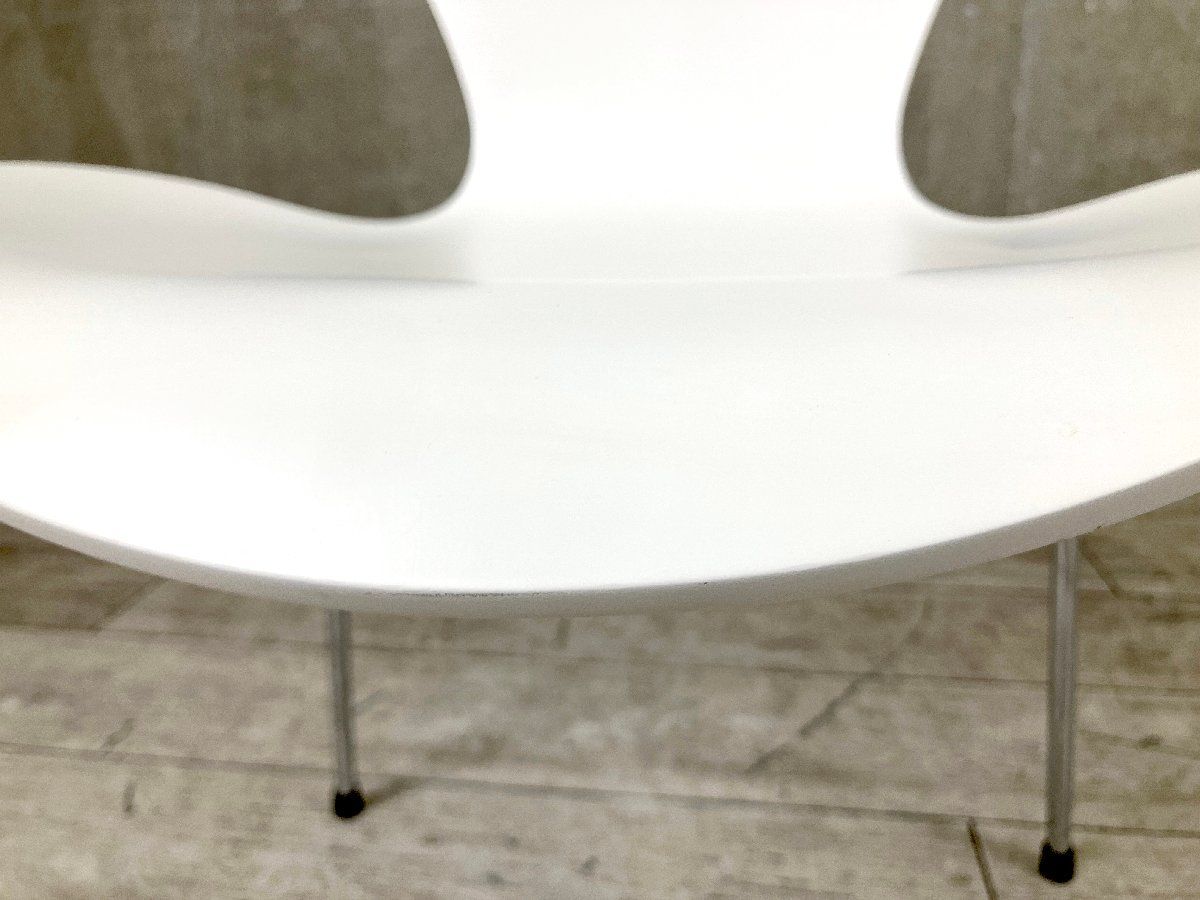 B）Fritz Hansen/フリッツハンセン□セブンチェア□ラッカー