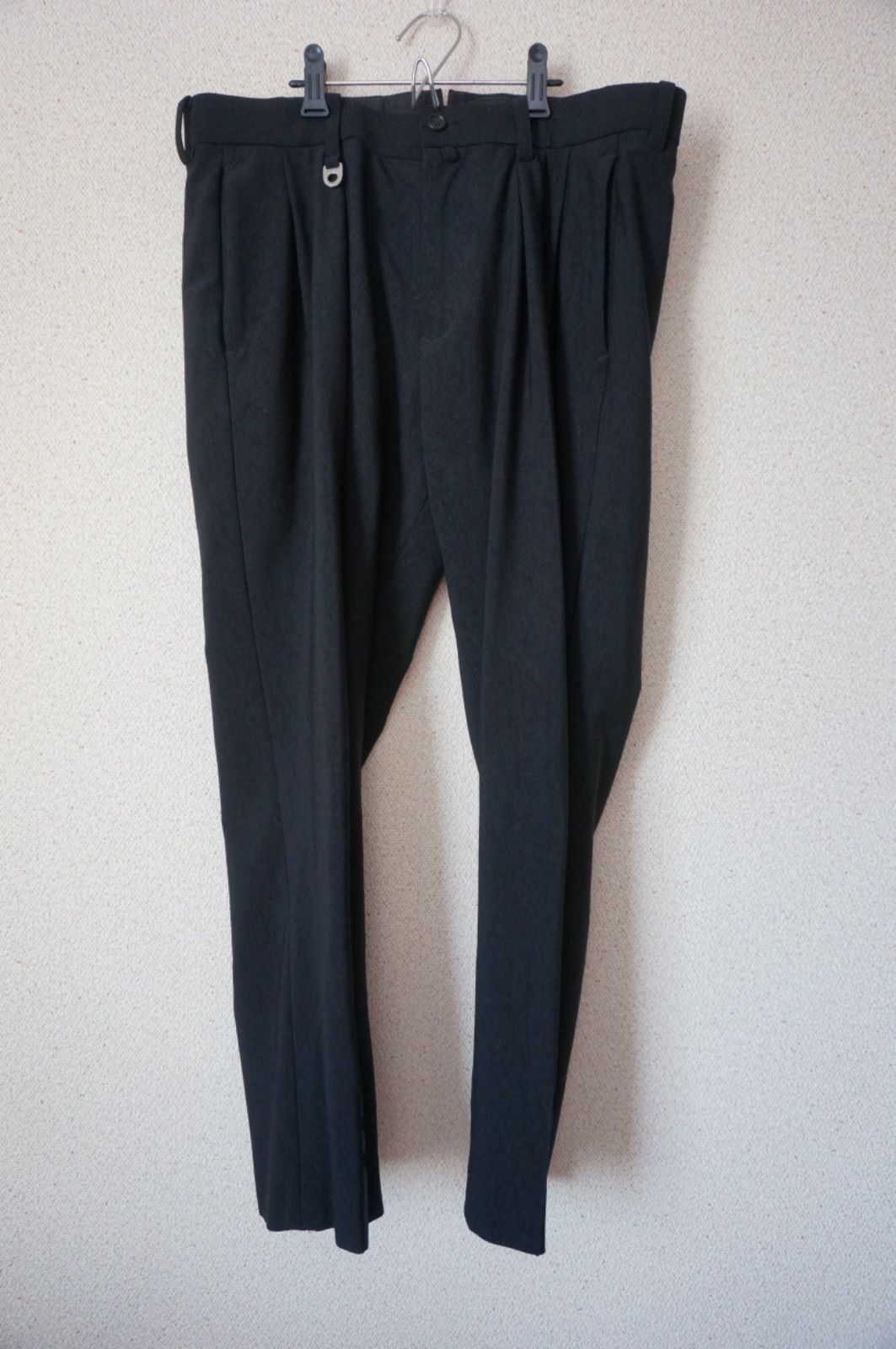 Milok BOX TUCK TROUSERS | BLACK-